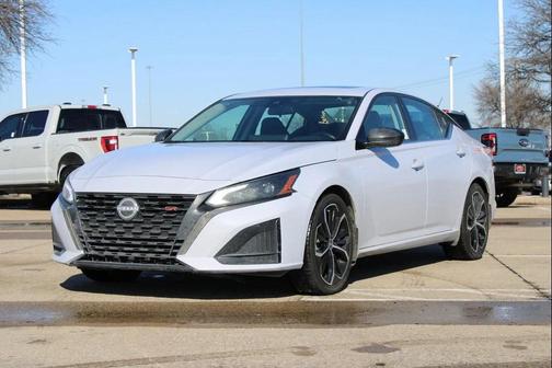 2023 Nissan Altima SR FWD