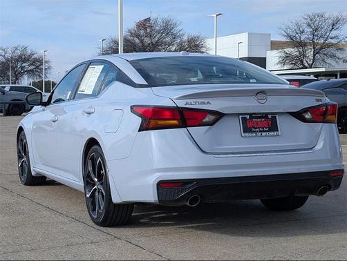 2023 Nissan Altima SR FWD