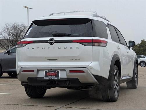 2025 Nissan Pathfinder Platinum FWD