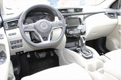 2020 Nissan Rogue Sport SV