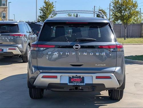 2025 Nissan Pathfinder Platinum FWD