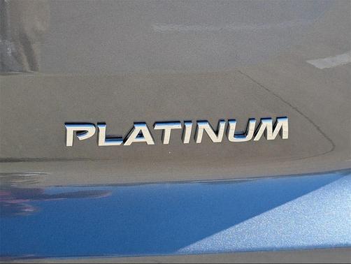 2025 Nissan Pathfinder Platinum FWD