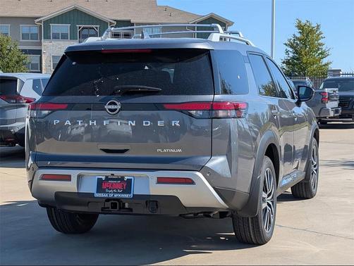 2025 Nissan Pathfinder Platinum FWD
