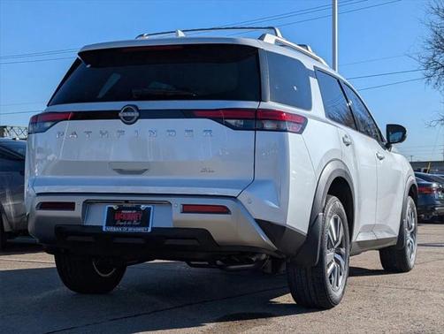 2025 Nissan Pathfinder SL FWD