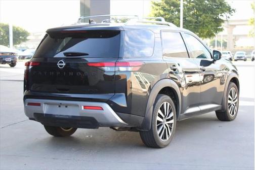 2024 Nissan Pathfinder Platinum FWD