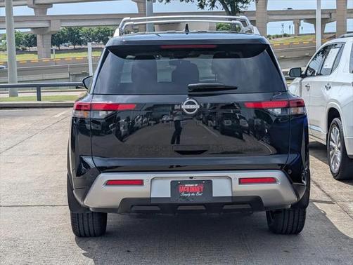 2024 Nissan Pathfinder Platinum FWD