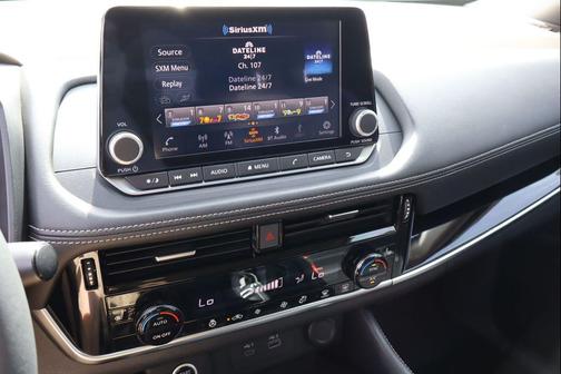Champagne Silver Metallic 2023 Nissan Rogue SL