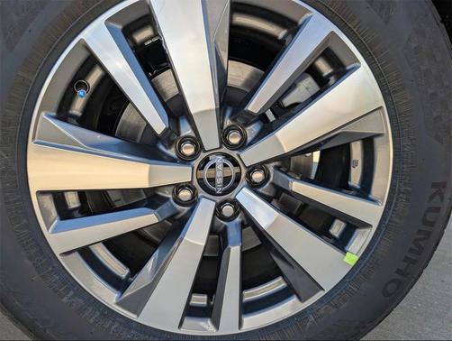2025 Nissan Pathfinder SL 4WD
