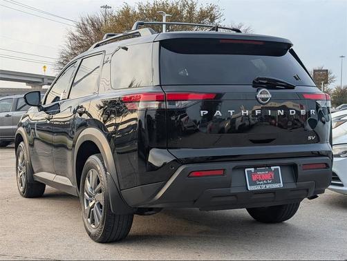2024 Nissan Pathfinder SV FWD