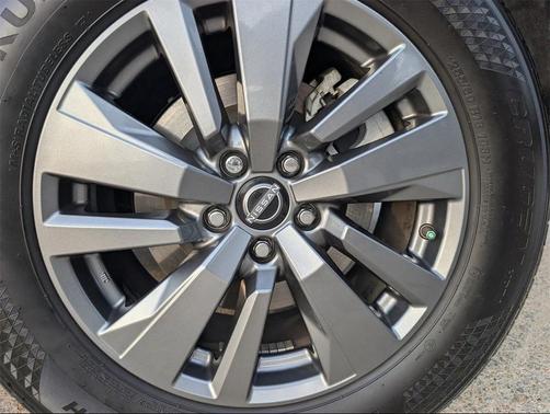 2024 Nissan Pathfinder SV FWD