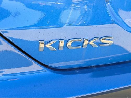 2025 Nissan Kicks S
