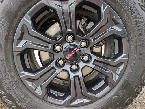 Onyx Black 2024 GMC Canyon Elevation