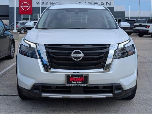 Everest White Pearl Tricoat 2025 Nissan Pathfinder SL 4WD
