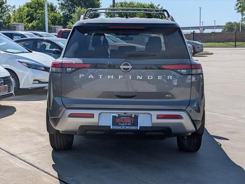 2025 Nissan Pathfinder SL FWD