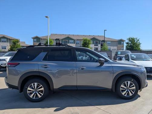 2025 Nissan Pathfinder SL FWD