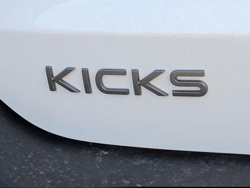 Fresh Powder 2026 Nissan Kicks SV