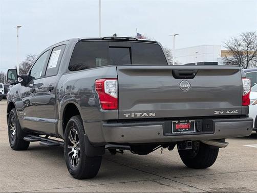 2024 Nissan Titan SV