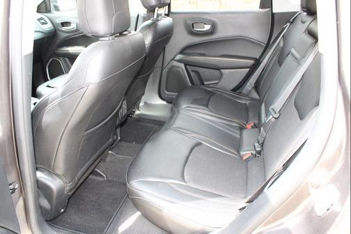 Granite Crystal Metallic Clearcoat 2018 Jeep Compass Latitude