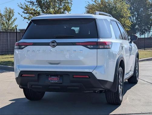 2025 Nissan Pathfinder SV FWD