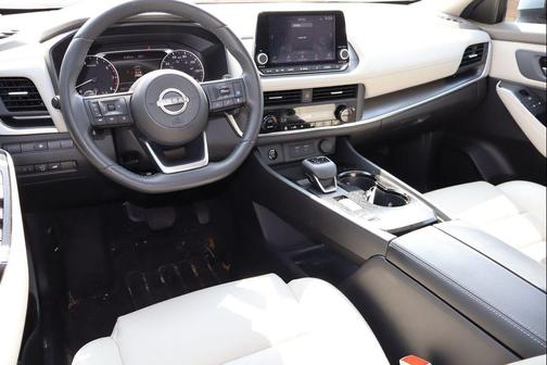 Everest White Pearl 2024 Nissan Rogue SV