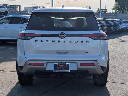 2025 Nissan Pathfinder SL FWD