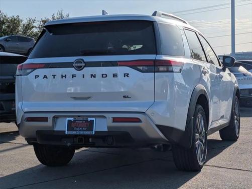 2025 Nissan Pathfinder SL FWD