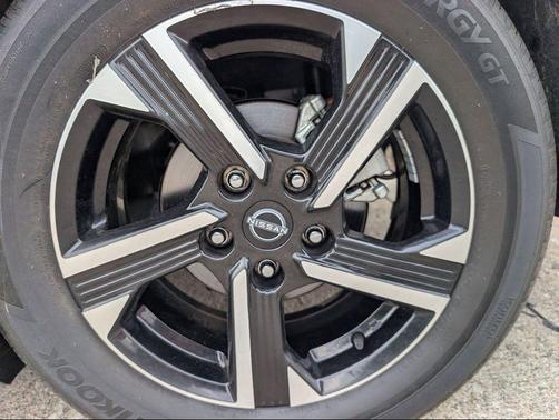 Gun Metallic 2024 Nissan Sentra SV