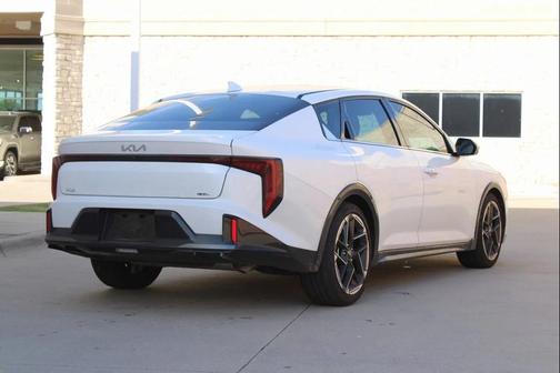 2025 Kia K4 GT-Line