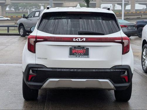 Snow White Pearl 2025 Kia Seltos S