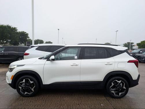 Snow White Pearl 2025 Kia Seltos S