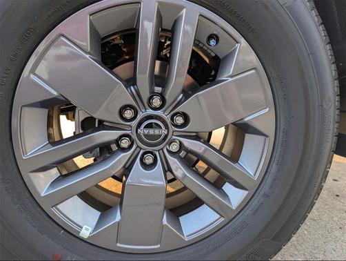 2025 Nissan Frontier SV