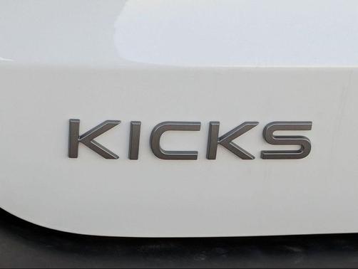 Fresh Powder 2026 Nissan Kicks SV