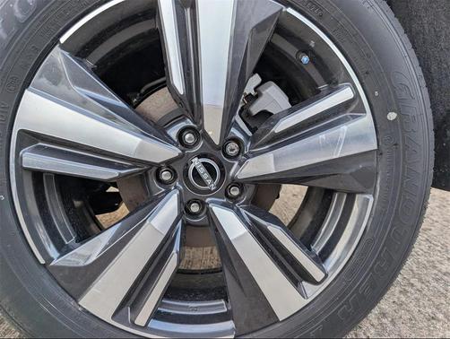 2025 Nissan Rogue SL