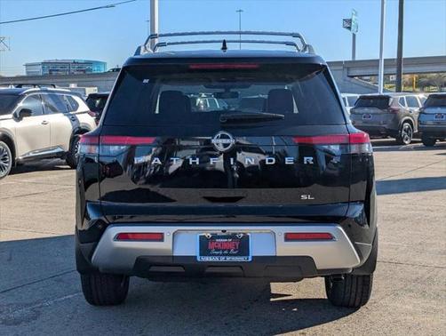 2025 Nissan Pathfinder SL FWD