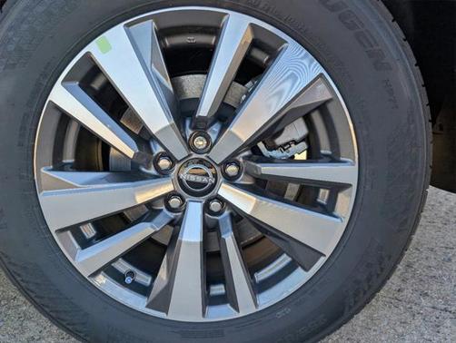 2025 Nissan Pathfinder SL FWD