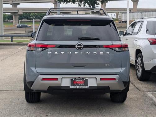 2022 Nissan Pathfinder SL 2WD
