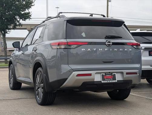 2022 Nissan Pathfinder SL 2WD