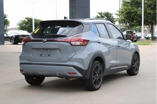 2022 Nissan Kicks SR