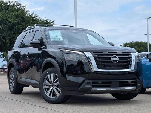 2025 Nissan Pathfinder SL 4WD