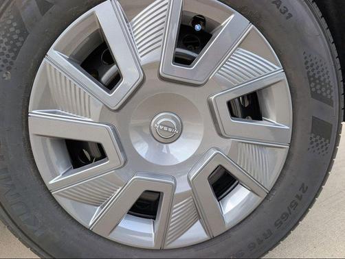 Gun Metallic 2026 Nissan Kicks S