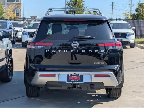 2025 Nissan Pathfinder Platinum FWD