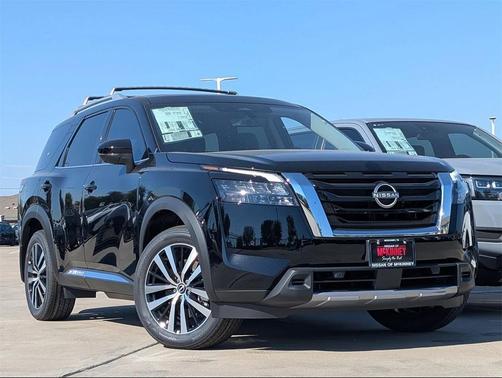 2025 Nissan Pathfinder Platinum FWD