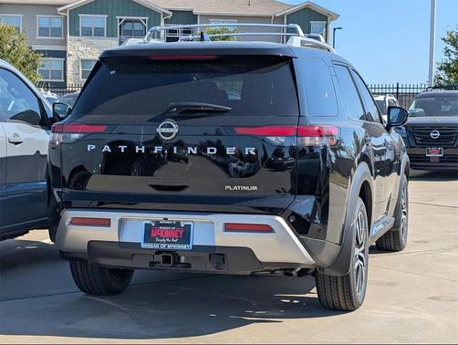 2025 Nissan Pathfinder Platinum FWD