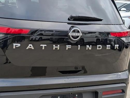 2025 Nissan Pathfinder SV FWD