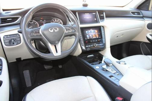 2022 INFINITI QX50 LUXE