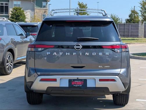 2025 Nissan Pathfinder SL 4WD