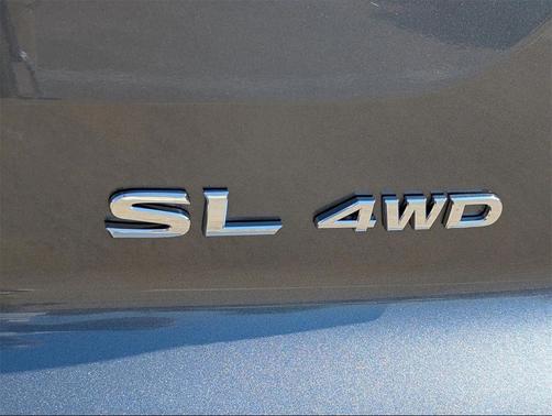 2025 Nissan Pathfinder SL 4WD