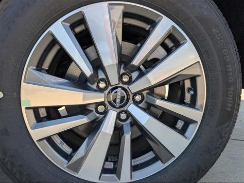 2025 Nissan Pathfinder SL 4WD