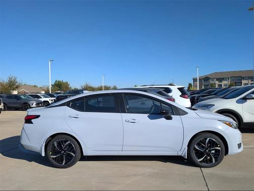 2025 Nissan Versa 1.6 S