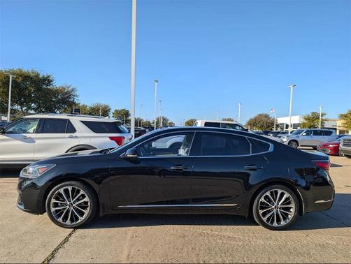 2017 Kia Cadenza Technology